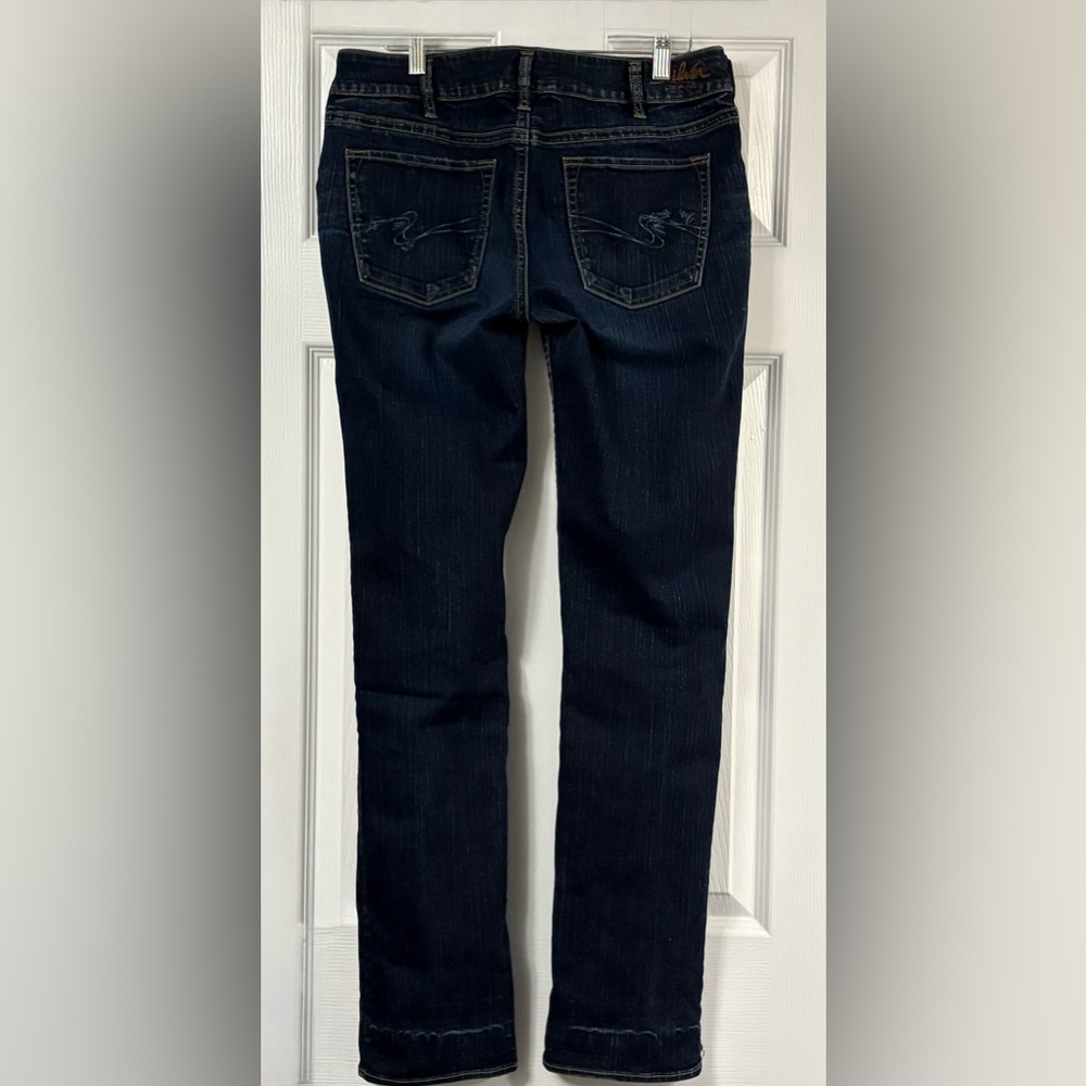 Ladies Silver Jeans Size 31 waist with a 32 inseam